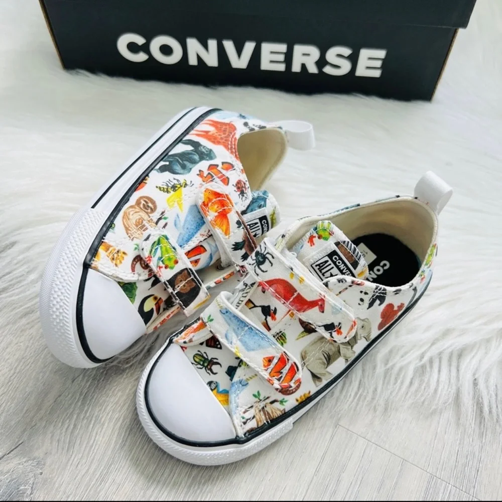 NWT Convers Chuck Taylor All Star 2V OX Toddler Boys - Picture 1 of 8